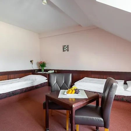Floret Hotel 3*