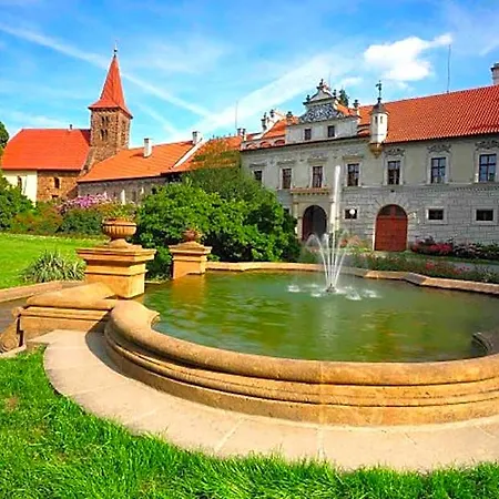 Floret Hotel Průhonice